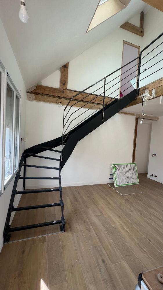 escalier en métal sur mesure à Champlan
